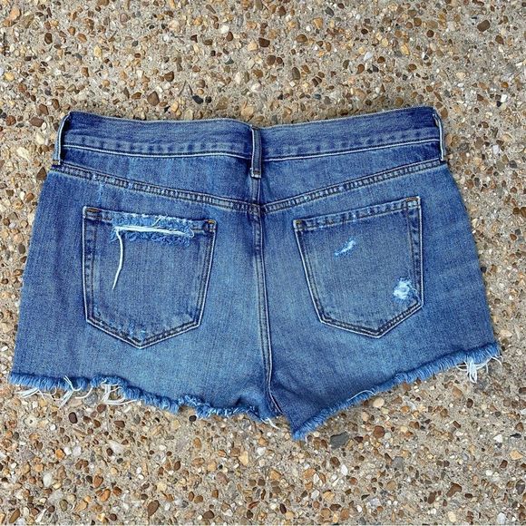 Old Navy Embroidered California Boyfriend Distressed Jean Shorts Size 8 - Picture 8 of 8